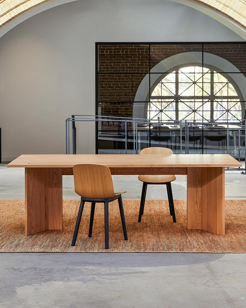 Tatamu Dining Table