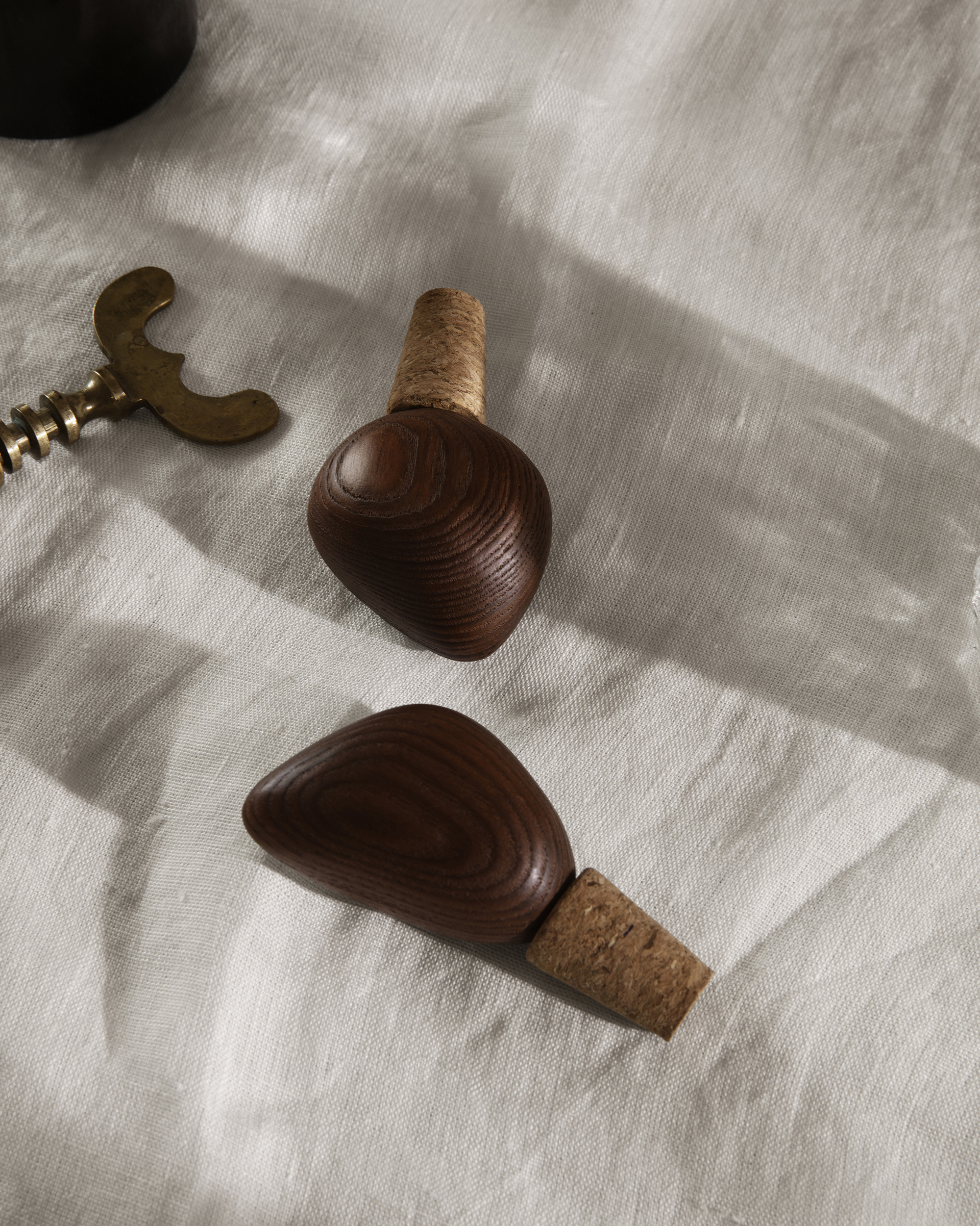 Cairn Wine Stopper