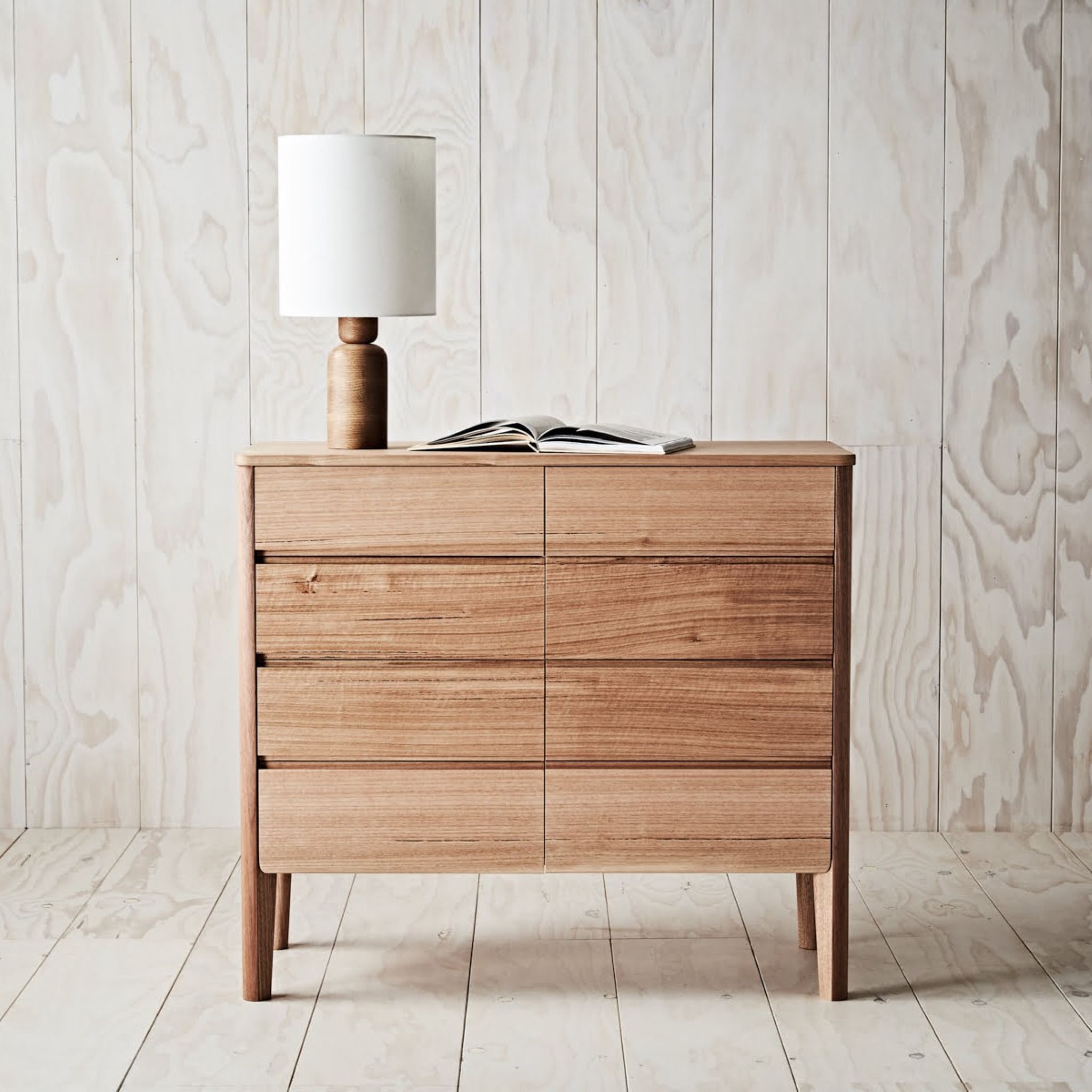 Kuri Dresser