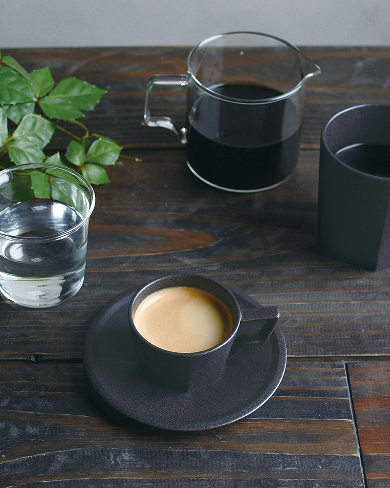 Oct Cup & Saucer Black